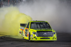 Race winner Matt Crafton, Thorsport Racing celebrates