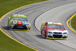 Kyle Busch, Joe Gibbs Racing Toyota and Kevin Harvick, Stewart-Haas Racing Chevrolet