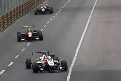 菲利克斯·罗森奎斯特,Prema Powerteam车手领跑
