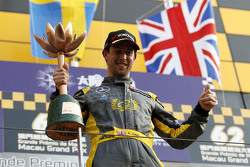 Podium: derde plaats Alexander Sims, Double R Racing