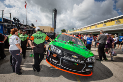 Das Auto von Danica Patrick, Stewart-Haas Racing Chevrolet, vor der technischen Abnahme