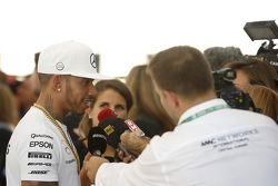 Lewis Hamilton, Mercedes AMG F1 con i giornalisti