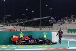 Carlos Sainz Jr, Scuderia Toro Rosso STR10 stopt