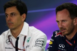 Christian Horner, Red Bull Racing, Toto Wolff, Mercedes AMG F1in de FIA persconferentie