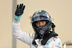 Ganador de la pole Nico Rosberg, Mercedes AMG F1 Team