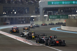 Stoffel Vandoorne, ART Grand Prix, leads Mitch Evans, RUSSIAN TIME and Alex Lynn, DAMS