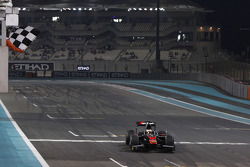 Race 1 Winnaar Stoffel Vandoorne, ART Grand Prix