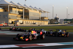 Daniel Ricciardo, Red Bull Racing RB11 bij de start