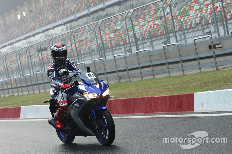 Jorge Lorenzo, Yamaha Factory Racing con le Yamaha YZF-R3