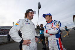 Fernando Alonso e Takuma Sato