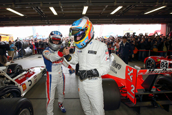 Fernando Alonso e Takuma Sato