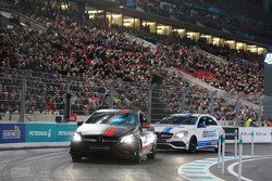 Машина Mercedes-AMG A 45 4MATIC