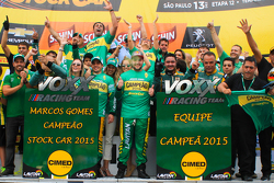 Voxx comemora títulos na Stock Car
