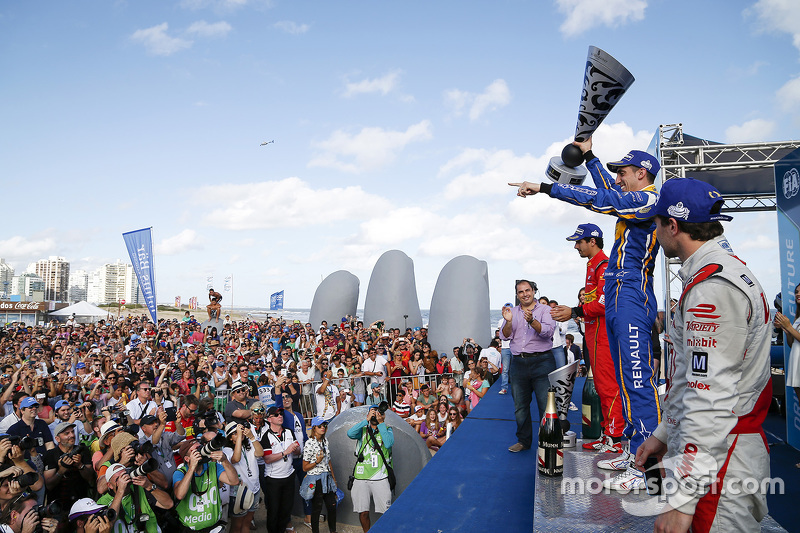 Podium: race winner Sébastien Buemi, Renault e.Dams, second place Lucas di Grassi, ABT Schaeffler Au