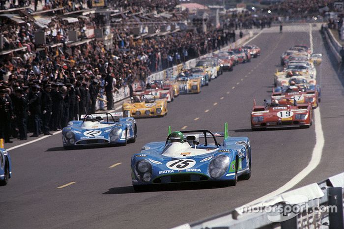 Salida: Equipo Matra-Simca Shell, Matra-Simca MS670 #15: Henry Pescaro, Graham Hill