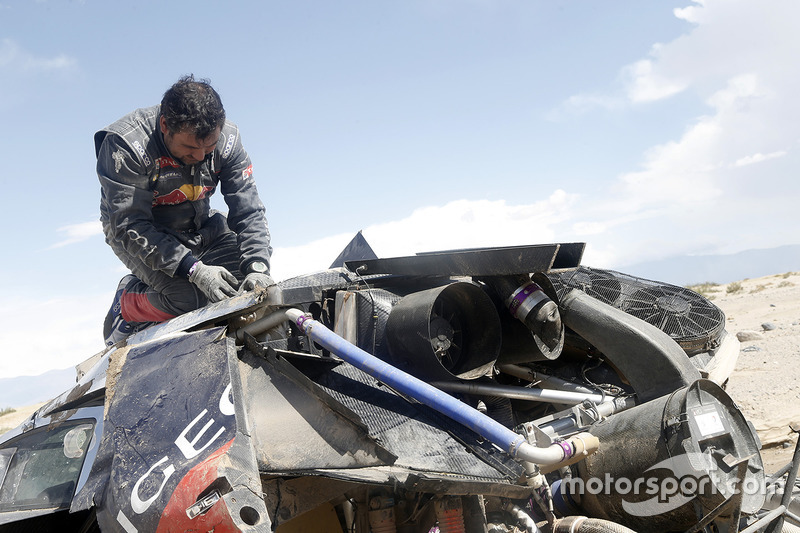 #314 Peugeot: Sèbastien Loeb, Daniel Elena nach dem Unfall