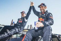 Winnaar bij de auto's #302 Peugeot: Stéphane Peterhansel, Jean-Paul Cottret