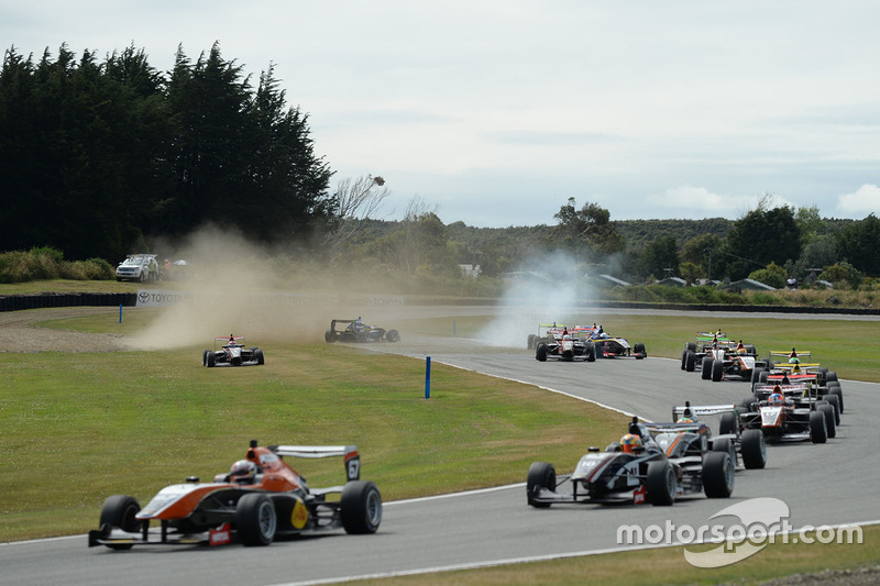Acidente com Guan Yu Zhou, Pedro Piquet e Rodrigo Baptista