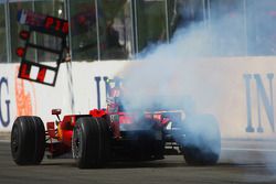 Felipe Massa, Scuderia Ferrari, F2008, suffers a mechanical failure while in the lead near the end of the race