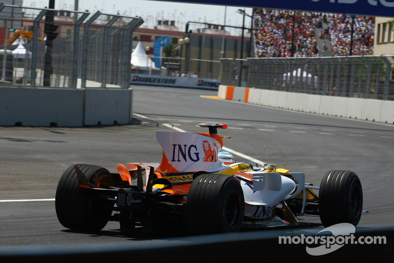 Unfall Fernando Alonso, Renault F1 Team, R28