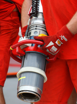 Scuderia Ferrari, дозаправка