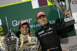 Podium: le vainqueur Sergio Perez, troisième place Nico Hulkenberg