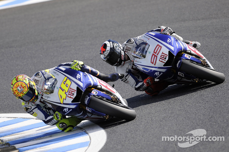 Valentino Rossi, Fiat Yamaha Team and Jorge Lorenzo, Fiat Yamaha Team battle