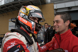 Ganador de la Carrera Jules Bianchi, ART Grand Prix Dallara F308 Mercedes celebra con su equipo