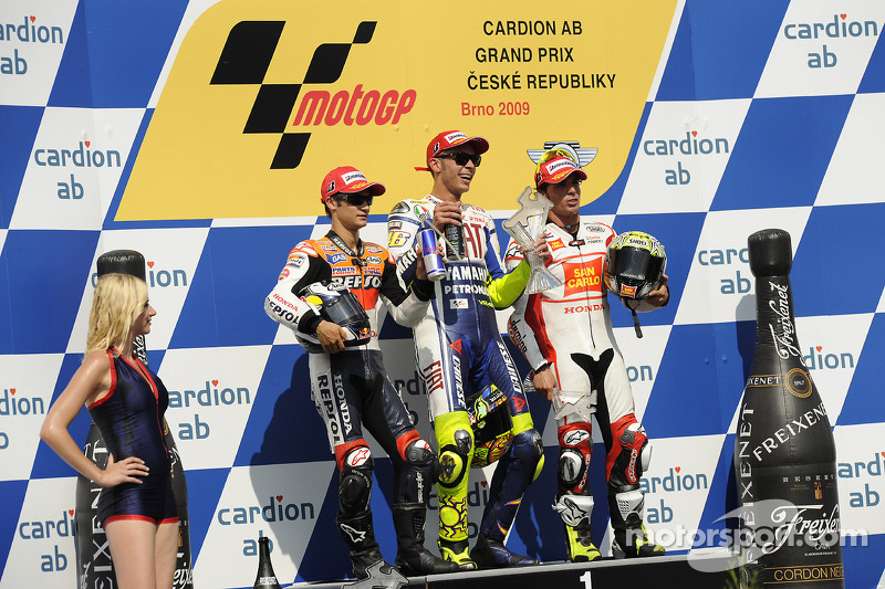 Podium: race winner Valentino Rossi, Fiat Yamaha Team, second place Dani Pedrosa, Repsol Honda Team, third place Toni Elias, San Carlo Honda Gresini