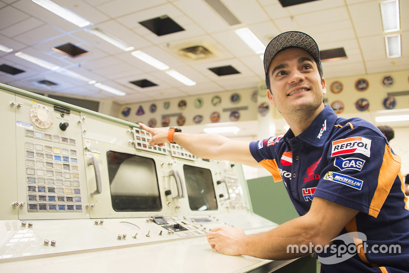 Dani Pedrosa, Repsol Honda Team durante una visita a la NASA Johnson Space Center