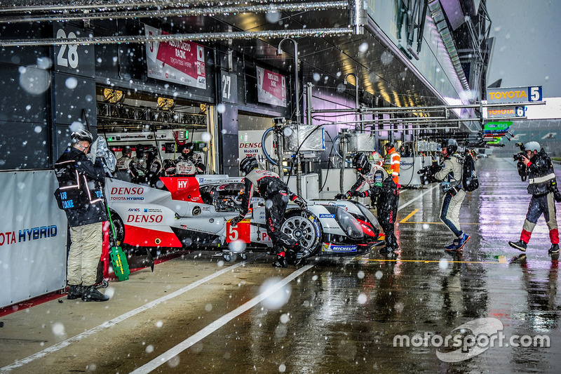 #5 Toyota Racing Toyota TS050 Hybrid: Anthony Davidson, Sébastien Buemi, Kazuki Nakajima
