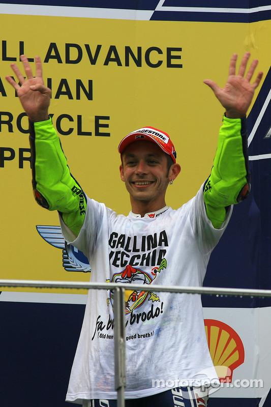 Подіум: чемпіон MotoGP 2009 року Валентино Россі, Fiat Yamaha Team