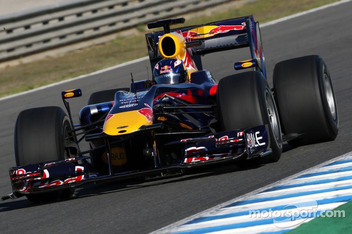 Daniel Ricciardo, test ediyorfor Red Bull Racing