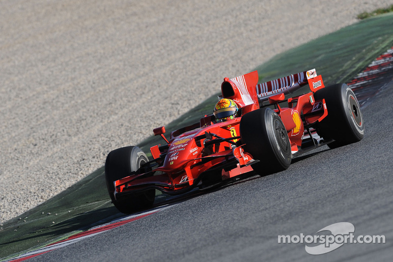 Valentino Rossi tests the Ferrari F2008