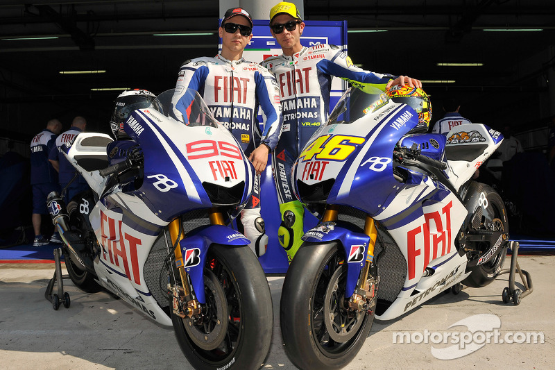 Valentino Rossi and Jorge Lorenzo unveil the new Yamaha YZR-M1