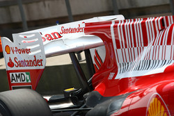 Fernando Alonso, Scuderia Ferrari tries out the F-Duct rear wing system