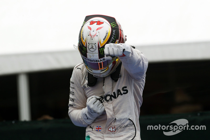 Yarış galibi Lewis Hamilton, Mercedes AMG F1, parc ferme